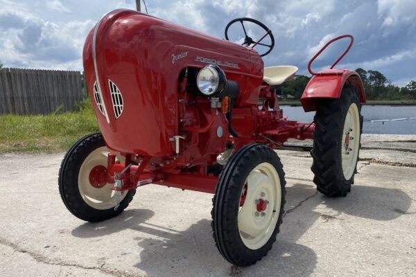 1960 Porsche-Diesel Junior 108 Tractor
