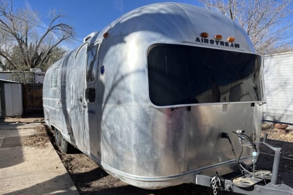 1969 Airstream International Land Yacht Overlander